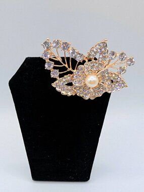 Flower Brooch Pin - Rose Gold Toned - Rhinestones & Pearl - NWOT